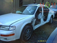 Load image into Gallery viewer, Radio Infiniti I30 Maxima 1999 99 Bose - MM653776