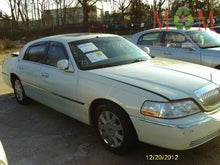 Load image into Gallery viewer, Radio LINCOLN & TOWN CAR 2005 - MM650540