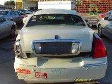 Load image into Gallery viewer, Radio LINCOLN & TOWN CAR 2005 - MM650540
