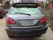 Load image into Gallery viewer, CD CHANGER Lexus RX300 1999 99 2000 00 01 02 03 - MM654058