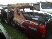 Load image into Gallery viewer, GRILLE Chevrolet Avalanche 1500 Avalanche 2500 02 03 04 05 06 - DG35658