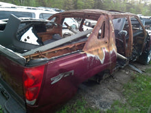 Load image into Gallery viewer, GRILLE Chevrolet Avalanche 1500 Avalanche 2500 02 03 04 05 06 - DG35658