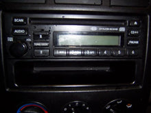 Load image into Gallery viewer, RADIO KIA RIO 2003 04 05 AM FM CD - 29115