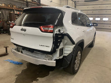 Load image into Gallery viewer, WINDSHIELD WASHER FLUID RESERVOIR BOTTLE Cherokee 2014-2018 - DG78958