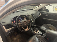 Load image into Gallery viewer, RADIATOR OVERFLOW BOTTLE Cherokee 200 14 15 16 17 18 - DG78959