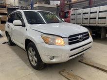 Load image into Gallery viewer, AC CONDENSOR Toyota Rav4 06 07 08 09 10 11 12 - DG101855