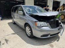 Load image into Gallery viewer, AC A/C AIR CONDITIONING COMPRESSOR Town & Country Caravan Ram Van 11-17 - DG110325