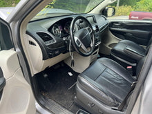 Load image into Gallery viewer, AC A/C AIR CONDITIONING COMPRESSOR Town & Country Caravan Ram Van 11-17 - DG110325