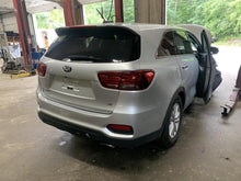 Load image into Gallery viewer, AC Compressor Kia Sorento 2019 - DG116862