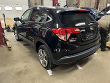 Load image into Gallery viewer, AC A/C AIR CONDITIONING COMPRESSOR Honda HR-V 16 17 18 - DG120589