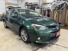 Load image into Gallery viewer, RADIATOR FAN ASSEMBLY Toyota Corolla 14 15 16 17 18 19 - DG124416