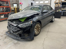 Load image into Gallery viewer, AC Compressor Volkswagen Jetta 2019 - DG131268