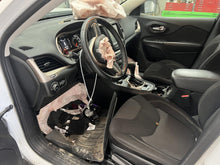Load image into Gallery viewer, AC A/C AIR CONDITIONING COMPRESSOR Cherokee 200 2014-2020 - DG135082