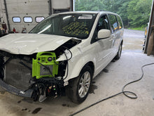 Load image into Gallery viewer, AC A/C AIR CONDITIONING COMPRESSOR Town & Country Caravan Ram Van 11-19 - DG138176