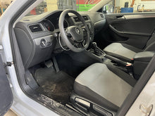 Load image into Gallery viewer, AC A/C AIR CONDITIONING COMPRESSOR Beetle Jetta Passat 16-18 - DG137931