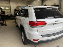 Load image into Gallery viewer, AC Compressor GRAND CHEROKEE 2018 - DG139627