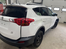 Load image into Gallery viewer, AC A/C AIR CONDITIONING COMPRESSOR Rav4 13 14 15 16 17 18 - DG140209