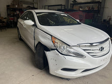 Load image into Gallery viewer, Steering Wheel Hyundai Sonata 2012 - DG140135