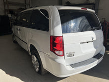 Load image into Gallery viewer, AC A/C AIR CONDITIONING COMPRESSOR Town & Country Caravan Ram Van 11-17 - DG143210