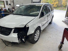 Load image into Gallery viewer, AC A/C AIR CONDITIONING COMPRESSOR Town & Country Caravan Ram Van 11-17 - DG143210