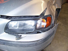 Load image into Gallery viewer, RADIATOR FAN ASSEMBLY Volvo V70 2001 01 02 03 Non Turbo - NW64726