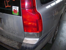 Load image into Gallery viewer, RADIATOR FAN ASSEMBLY Volvo V70 2001 01 02 03 Non Turbo - NW64726