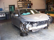 Load image into Gallery viewer, CD CHANGER Mazda 6 Millenia MPV 00 01 02 03 04 05 06 - NW138252