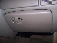 Load image into Gallery viewer, Fog Light G6 Rainier Lacrosee Cobalt Allure 2004 04 2005 05 2006 06 07 08 09 - NW81231