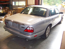 Load image into Gallery viewer, WHEEL XJ8 1998 98 99 00 01 02 03 16x7 Alloy 7 Spoke - NW199534