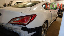 Load image into Gallery viewer, Temperature Controls Hyundai Genesis 2015 - MM1131498