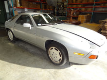 Load image into Gallery viewer, Windshield Wiper Transmission PORSCHE 928 1987 - NW206693