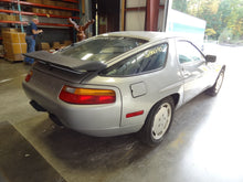 Load image into Gallery viewer, Windshield Wiper Transmission PORSCHE 928 1987 - NW206693