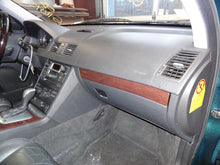 Load image into Gallery viewer, FRONT SPINDLE Volvo XC90 2003 03 04 05 06 - 10 Left - NW167573