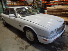 Load image into Gallery viewer, Radio Antenna Jaguar XJ6 1997 - NW7775