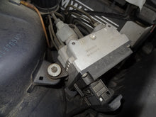 Load image into Gallery viewer, CD CHANGER BMW 740i 750i 1993 93 1994 94 95 96 97 98 - NW136636