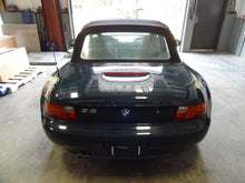 Load image into Gallery viewer, CD CHANGER BMW 323i 528i M3 X5 99 00 01 02 03 04 - NW136839