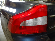 Load image into Gallery viewer, AM FM 6 CD PLAYER Volvo C70 S80 V70 XC70 07 08 09 10 - NW140601