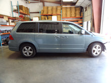 Load image into Gallery viewer, RADIO Volkswagen Routan 2009 09 2010 10 2011 11 - NW140215