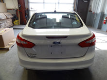 Load image into Gallery viewer, INFO SCREEN Ford Focus 2012 12 - NW104459