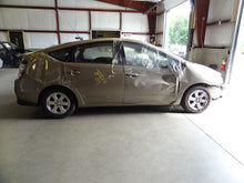 Load image into Gallery viewer, RADIATOR FAN ASSEMBLY Toyota Prius 2004 04 2005 05 2006 06 2007 07 08 09 - NW64631