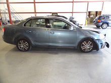 Load image into Gallery viewer, ECU ECM COMPUTER Volkswagen VW Jetta 2005 05 2006 06 2007 07 Manual - NW62773