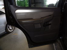 Load image into Gallery viewer, Radio MOUNTAINEER 2003 - NW135383