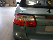 Load image into Gallery viewer, GRILLE Saab 9-3 2003 03 04 05 06 07 Upper End Left - NW98630