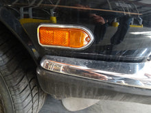 Load image into Gallery viewer, SIDE MARKER LAMP LIGHT Jaguar XJS 1976-1991 Fender Mounted Right - NW82828