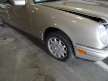 Load image into Gallery viewer, SPEEDOMETER CLUSTER Mercedes E320 E430 1999 99 - NW344635