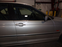 Load image into Gallery viewer, FENDER BMW 320i 323i 325i 328i 330i 99 00 01 Right - NW76198