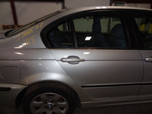 Load image into Gallery viewer, FENDER BMW 320i 323i 325i 328i 330i 99 00 01 Right - NW76198