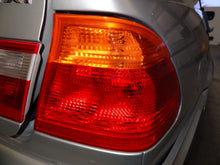 Load image into Gallery viewer, FENDER BMW 320i 323i 325i 328i 330i 99 00 01 Right - NW76198