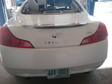 Load image into Gallery viewer, CARRIER ASSEMBLY Infiniti G37 M37 Q60 2009 09 2010 10 2011 11 12 13 Front - CTL216064