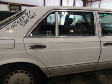 Load image into Gallery viewer, ECU ECM Computer MERCEDES 560 1991 - NW106139